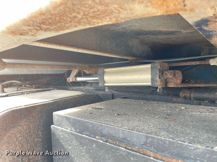 image for item MS9561 1994 International 2674  dump truck