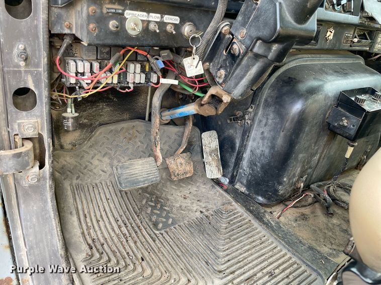 image for item MS9561 1994 International 2674  dump truck