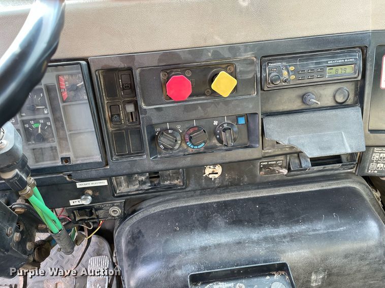 image for item MS9561 1994 International 2674  dump truck