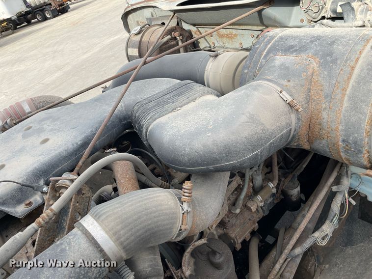 image for item MS9561 1994 International 2674  dump truck