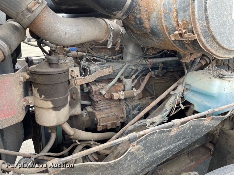 image for item MS9561 1994 International 2674  dump truck