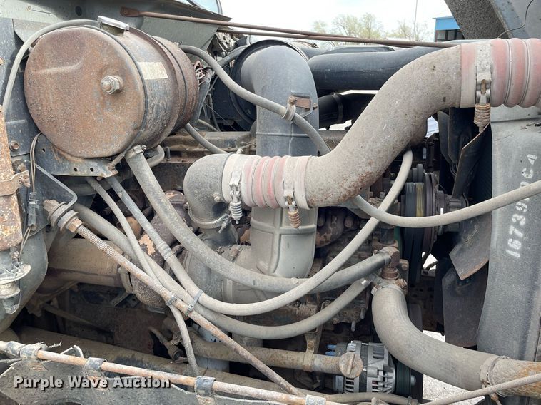 image for item MS9561 1994 International 2674  dump truck