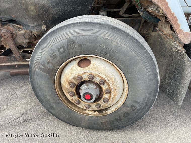 image for item MS9561 1994 International 2674  dump truck