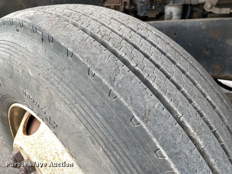 image for item MS9561 1994 International 2674  dump truck