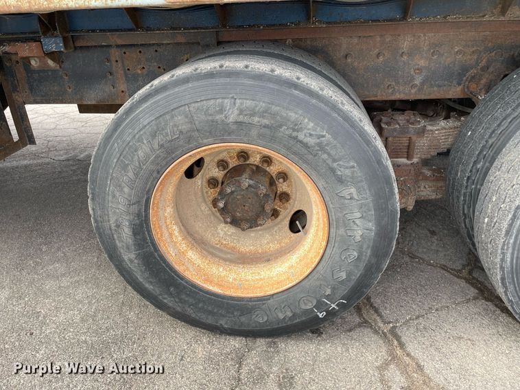 image for item MS9561 1994 International 2674  dump truck