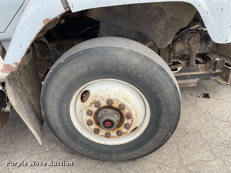 image for item MS9561 1994 International 2674  dump truck