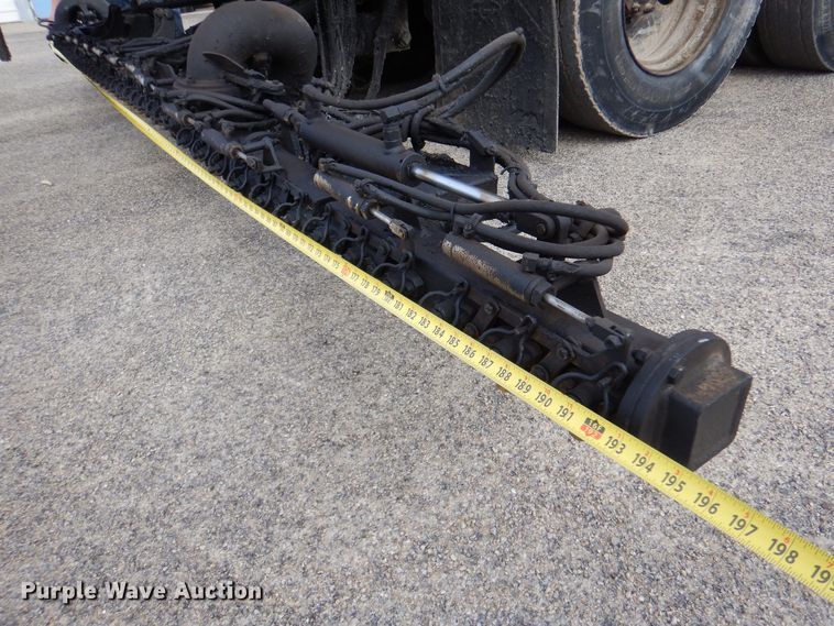 image for item MS9562 2000 International 4900  oil distributor truck