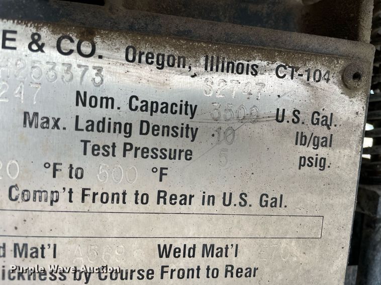 image for item MS9562 2000 International 4900  oil distributor truck