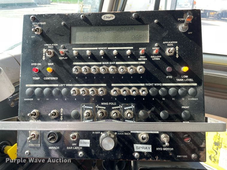 image for item MS9562 2000 International 4900  oil distributor truck