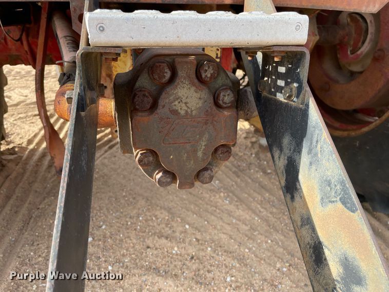 image for item MS9586 1965 International Harvester 806  tractor