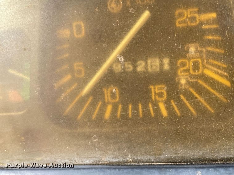 image for item MS9587 1990 Ford 6610  tractor