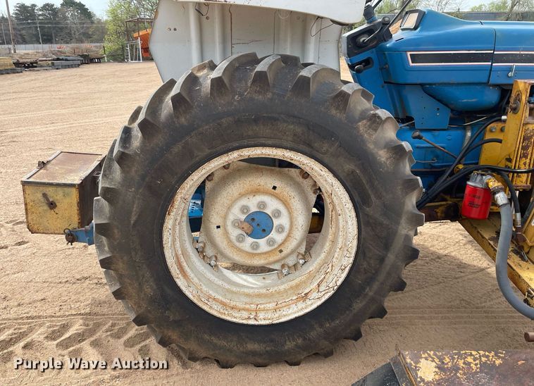 image for item MS9587 1990 Ford 6610  tractor