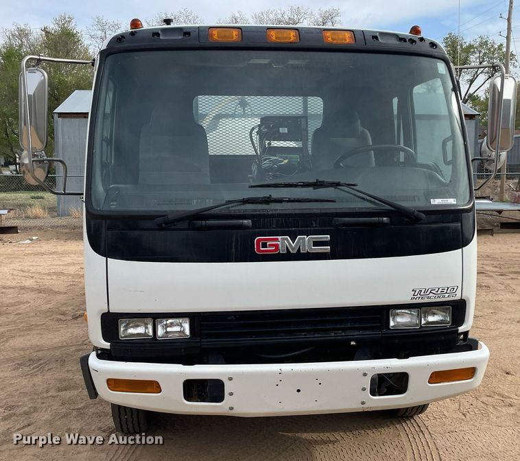 image for item MS9588 2000 Isuzu FRR  sprayer truck