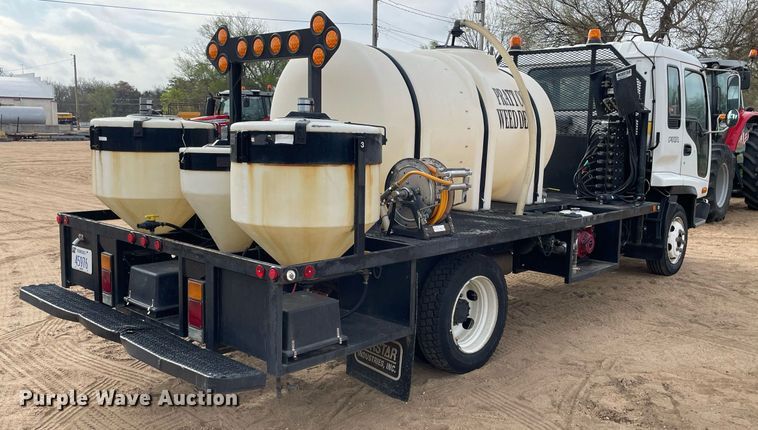 image for item MS9588 2000 Isuzu FRR  sprayer truck