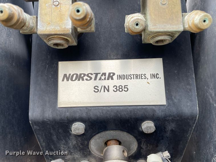 image for item MS9588 2000 Isuzu FRR  sprayer truck