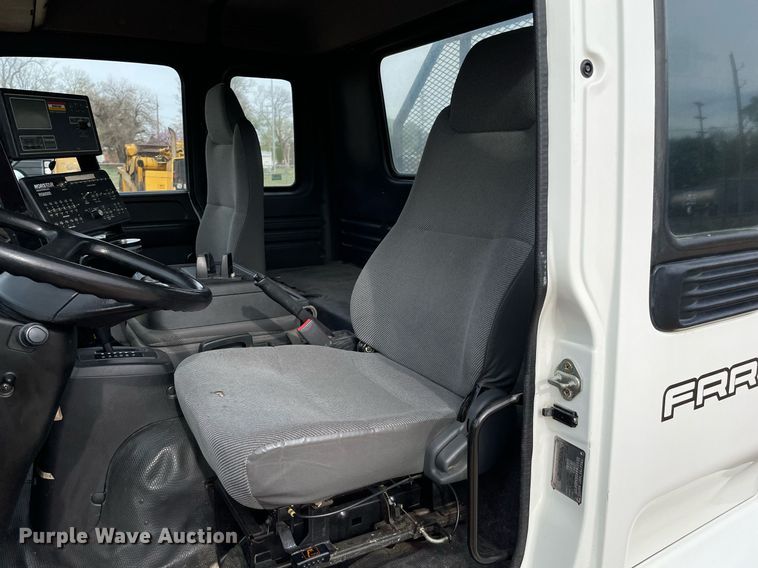 image for item MS9588 2000 Isuzu FRR  sprayer truck