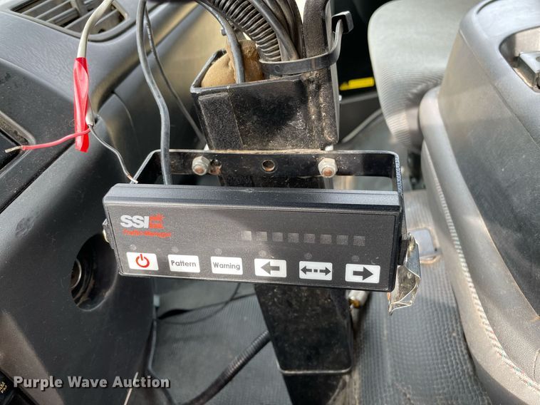 image for item MS9588 2000 Isuzu FRR  sprayer truck