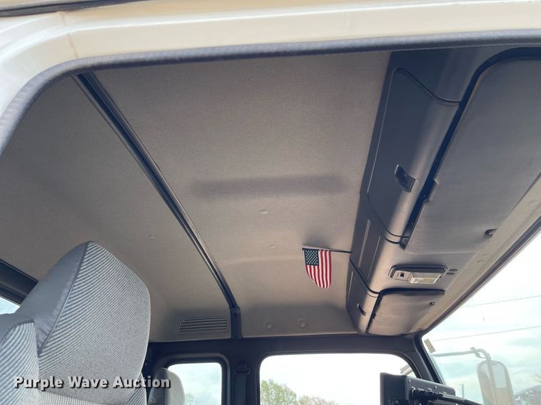 image for item MS9588 2000 Isuzu FRR  sprayer truck