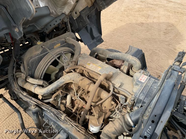 image for item MS9588 2000 Isuzu FRR  sprayer truck