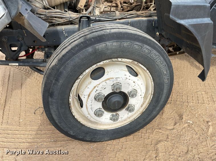 image for item MS9588 2000 Isuzu FRR  sprayer truck