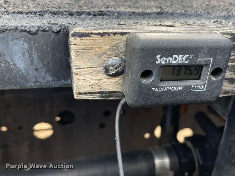 image for item MS9588 2000 Isuzu FRR  sprayer truck