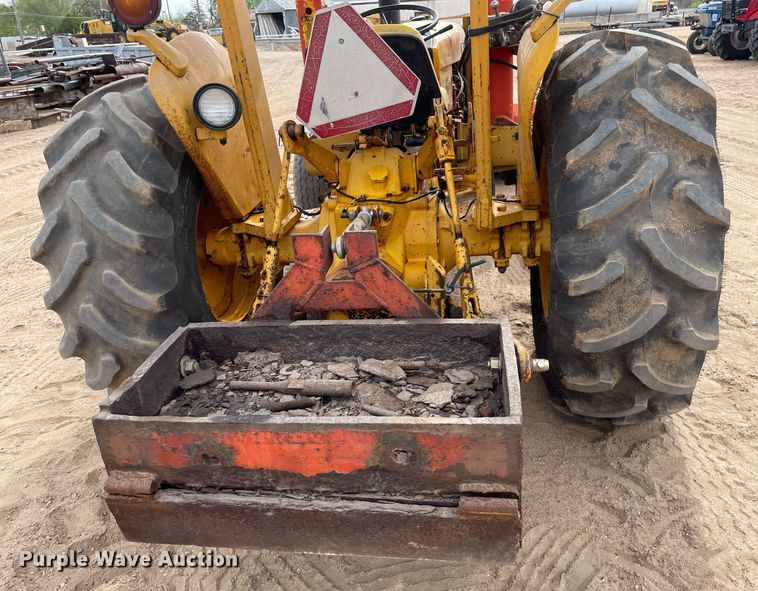 image for item MS9589 1976 John Deere 401BD  tractor