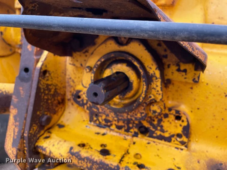 image for item MS9589 1976 John Deere 401BD  tractor