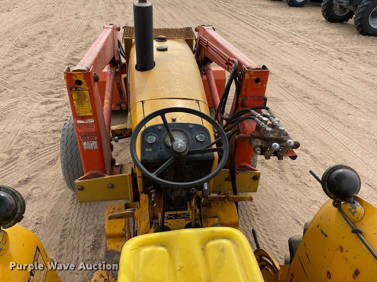 image for item MS9589 1976 John Deere 401BD  tractor