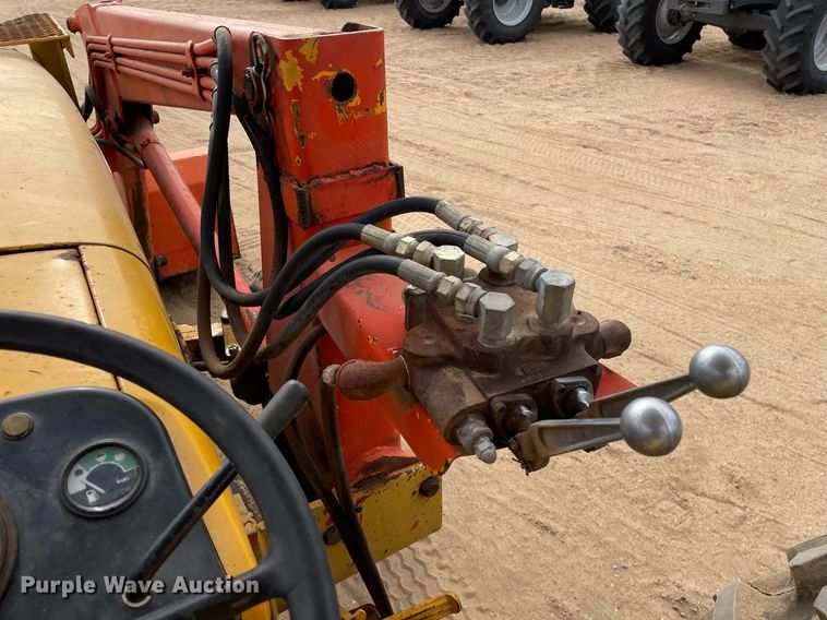 image for item MS9589 1976 John Deere 401BD  tractor