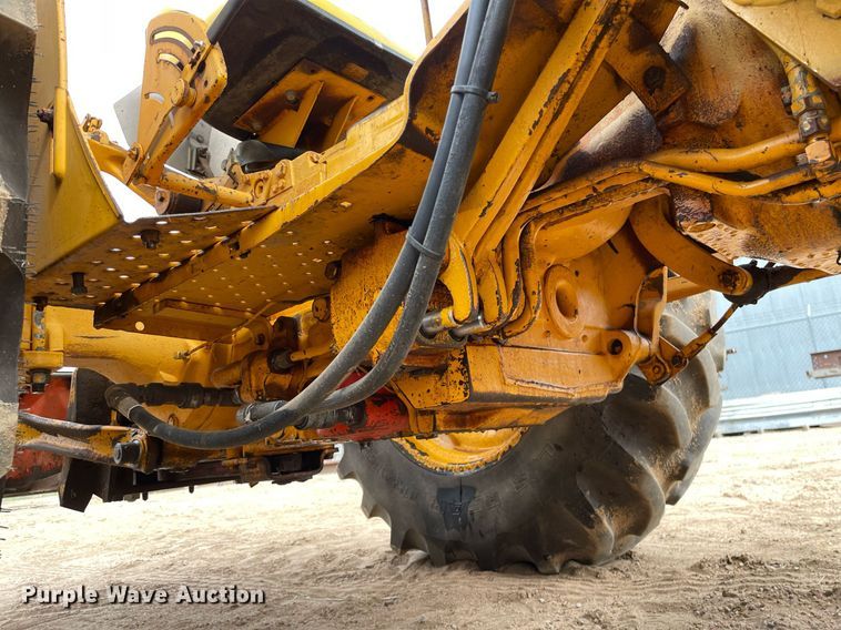 image for item MS9589 1976 John Deere 401BD  tractor