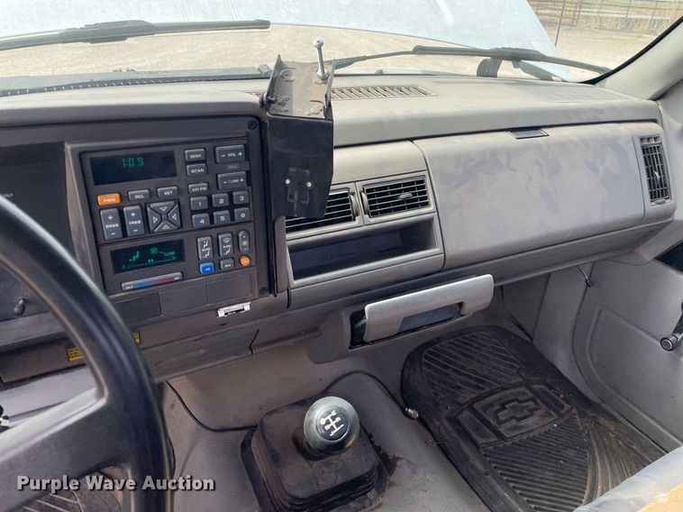 image for item MS9592 1994 Chevrolet C3500  utility bed pickup truck