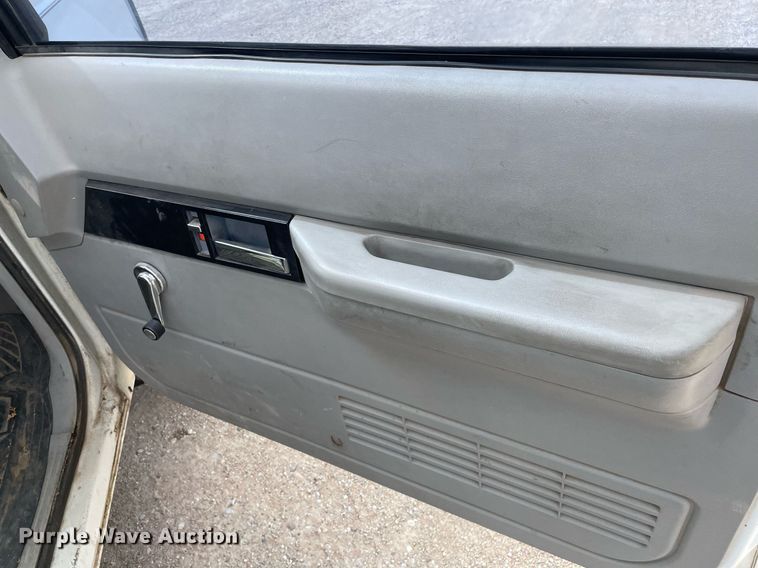 image for item MS9592 1994 Chevrolet C3500  utility bed pickup truck