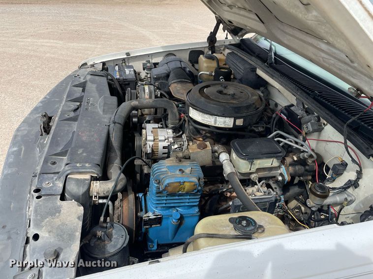 image for item MS9592 1994 Chevrolet C3500  utility bed pickup truck