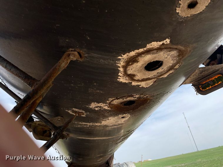 image for item MS9593 1998 Etnyre T3766  tank trailer