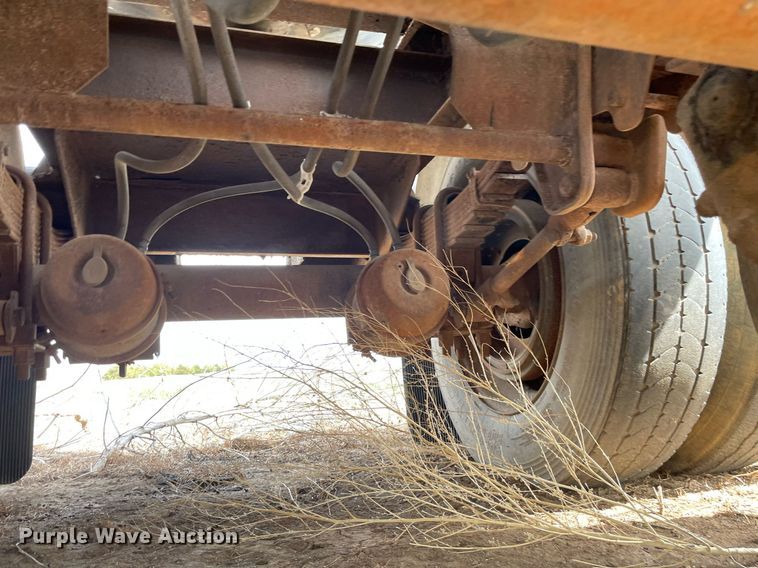 image for item MS9593 1998 Etnyre T3766  tank trailer