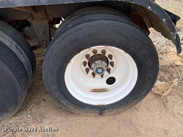 image for item MS9593 1998 Etnyre T3766  tank trailer