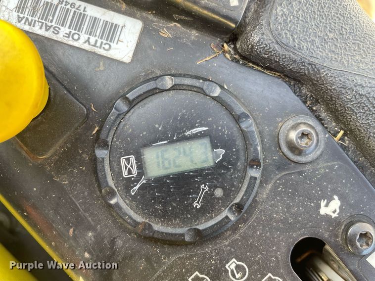 image for item MS9604 2014 John Deere Z915B  ZTR lawn mower