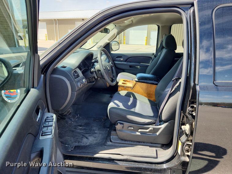 image for item MW9667 2010 Chevrolet Tahoe LS  SUV