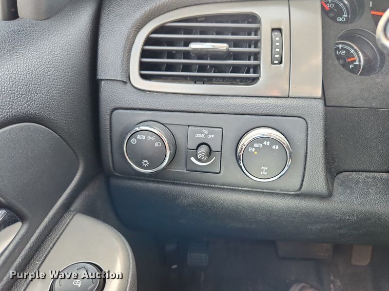 image for item MW9667 2010 Chevrolet Tahoe LS  SUV