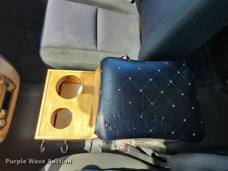 image for item MW9667 2010 Chevrolet Tahoe LS  SUV