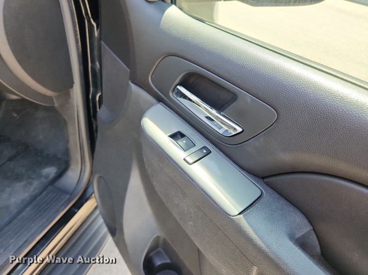 image for item MW9667 2010 Chevrolet Tahoe LS  SUV