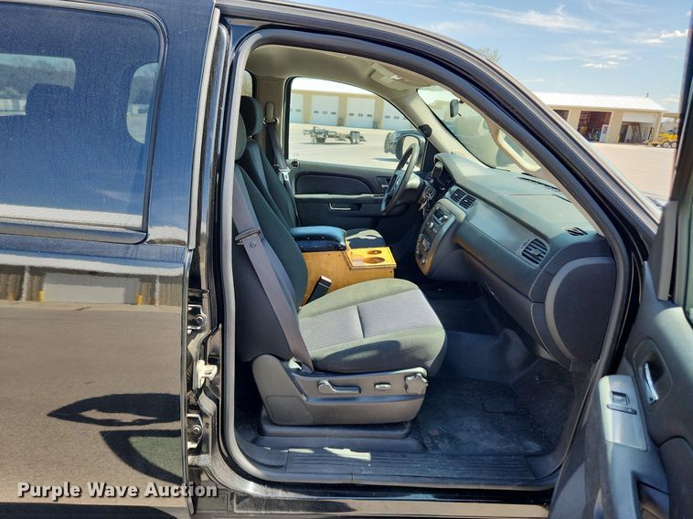 image for item MW9667 2010 Chevrolet Tahoe LS  SUV