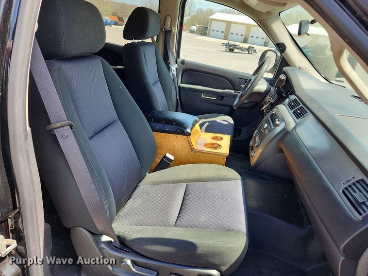 image for item MW9667 2010 Chevrolet Tahoe LS  SUV