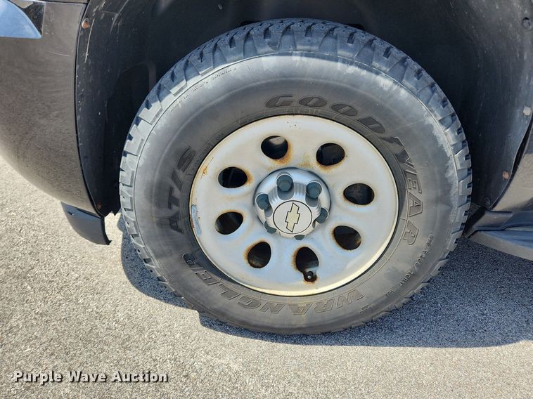 image for item MW9667 2010 Chevrolet Tahoe LS  SUV