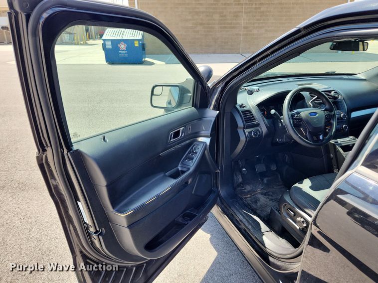 image for item MW9669 2017 Ford Explorer Police Interceptor  SUV