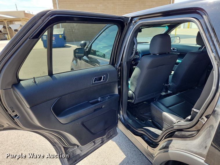 image for item MW9669 2017 Ford Explorer Police Interceptor  SUV