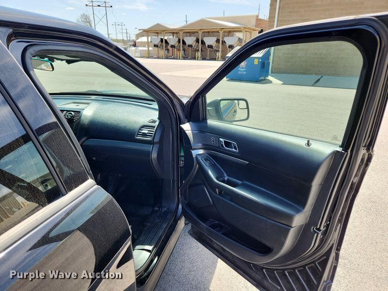 image for item MW9669 2017 Ford Explorer Police Interceptor  SUV