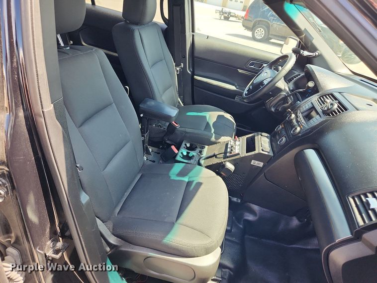 image for item MW9669 2017 Ford Explorer Police Interceptor  SUV