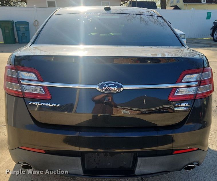 image for item MW9672 2013 Ford Taurus SEL