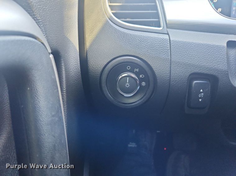 image for item MW9672 2013 Ford Taurus SEL